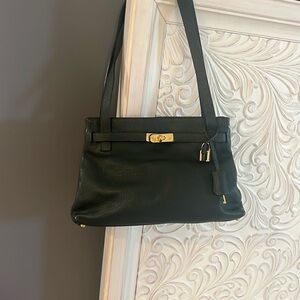 Elegant Green Leather Handbag